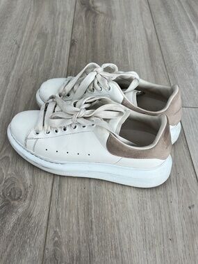 Alexander McQueen women 37 white Tan sneakers used in good condition